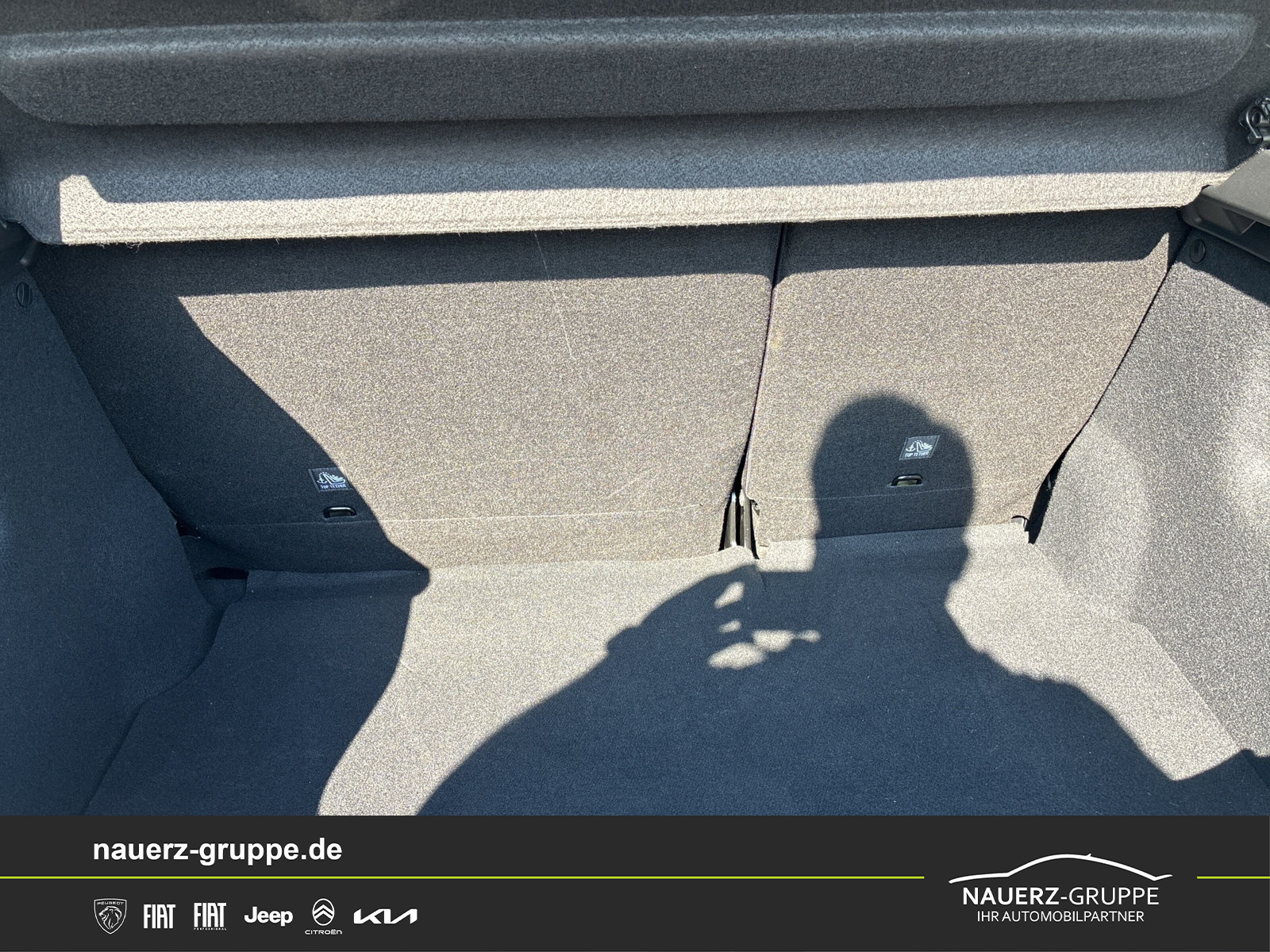 Fahrzeugabbildung Citroen C3 Feel PuteTech 82 5-Türer - mit KI generiert/bearbeitet