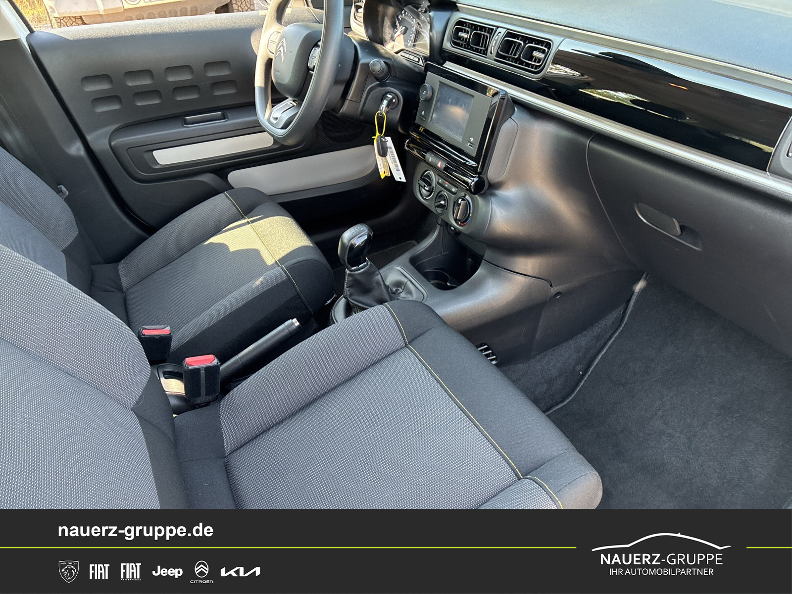Fahrzeugabbildung Citroen C3 Feel PuteTech 82 5-Türer - mit KI generiert/bearbeitet