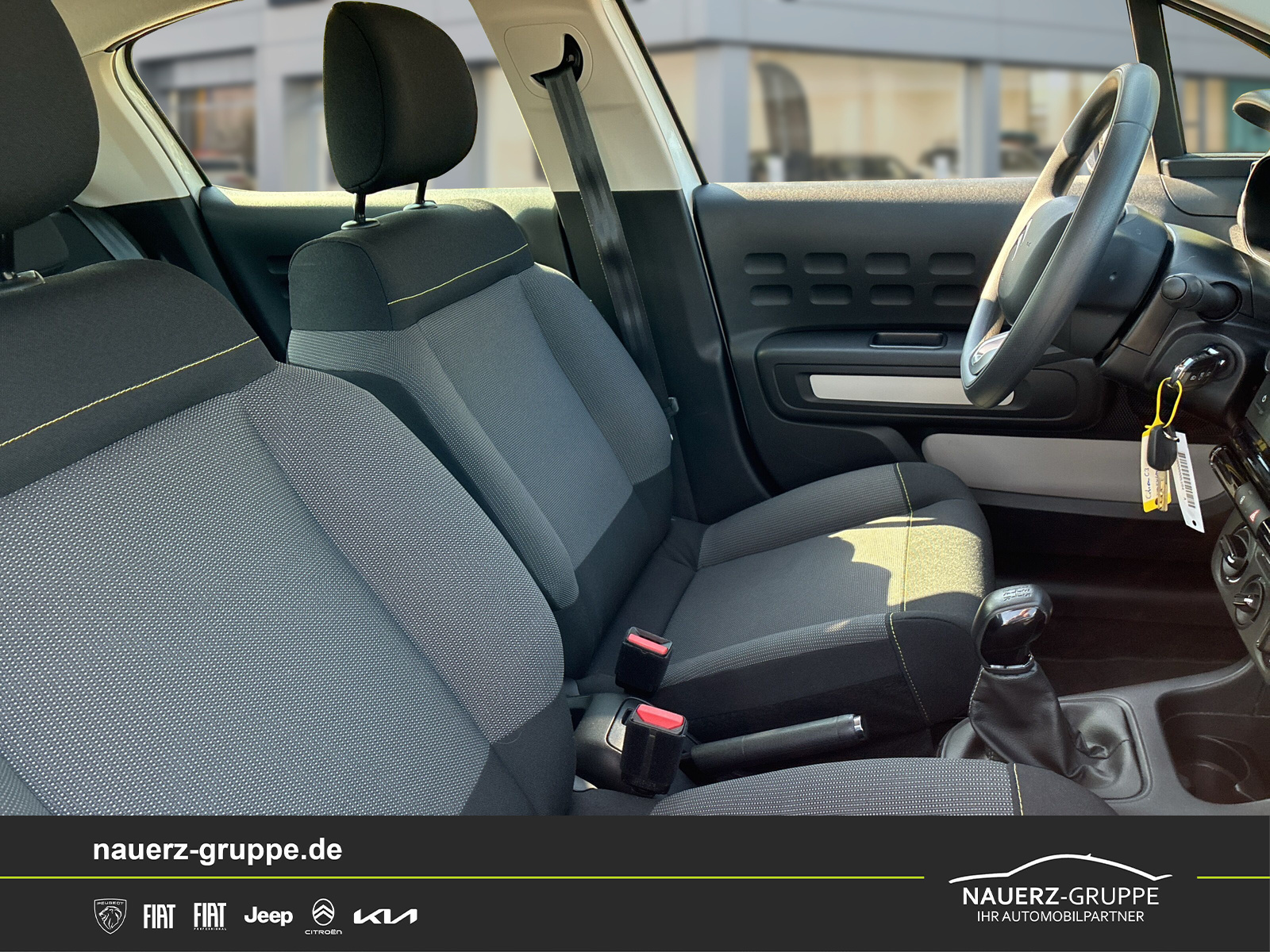 Fahrzeugabbildung Citroen C3 Feel PuteTech 82 5-Türer - mit KI generiert/bearbeitet