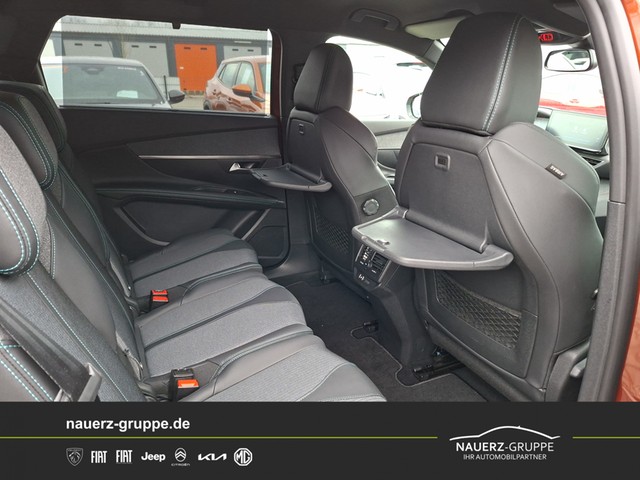 Fahrzeugabbildung Peugeot 5008 Allure PureTech 130