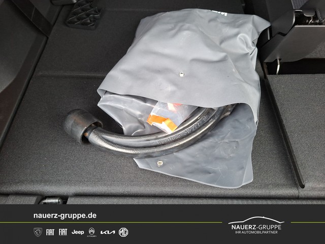 Fahrzeugabbildung Peugeot 5008 Allure PureTech 130