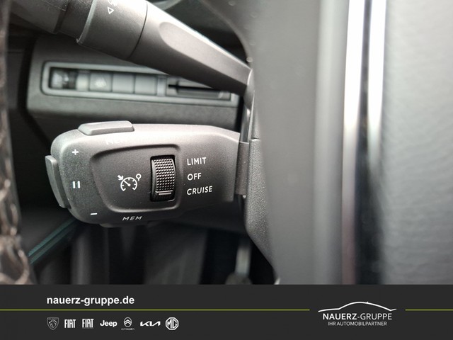 Fahrzeugabbildung Peugeot 5008 Allure PureTech 130