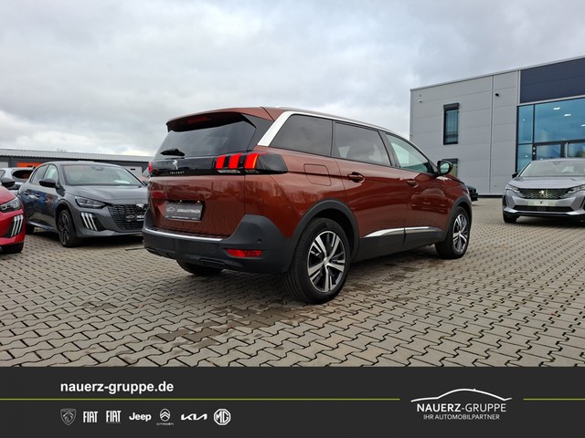 Fahrzeugabbildung Peugeot 5008 Allure PureTech 130