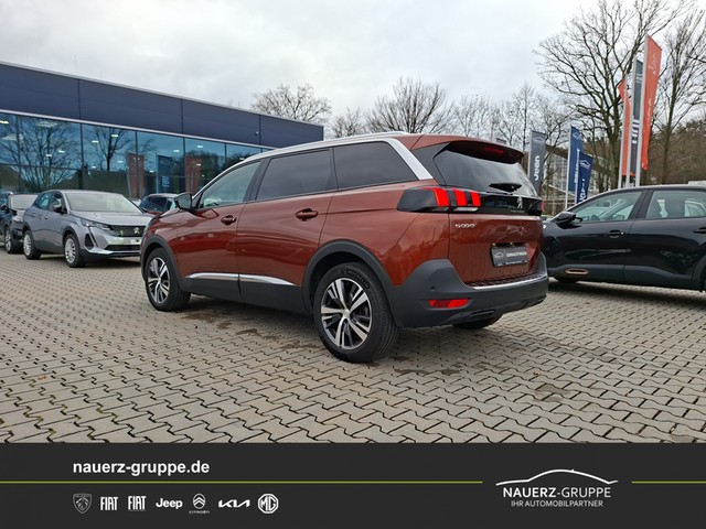 Fahrzeugabbildung Peugeot 5008 Allure PureTech 130