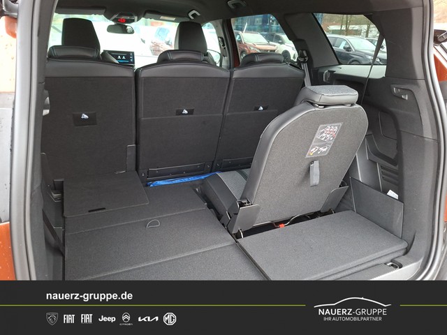 Fahrzeugabbildung Peugeot 5008 Allure PureTech 130