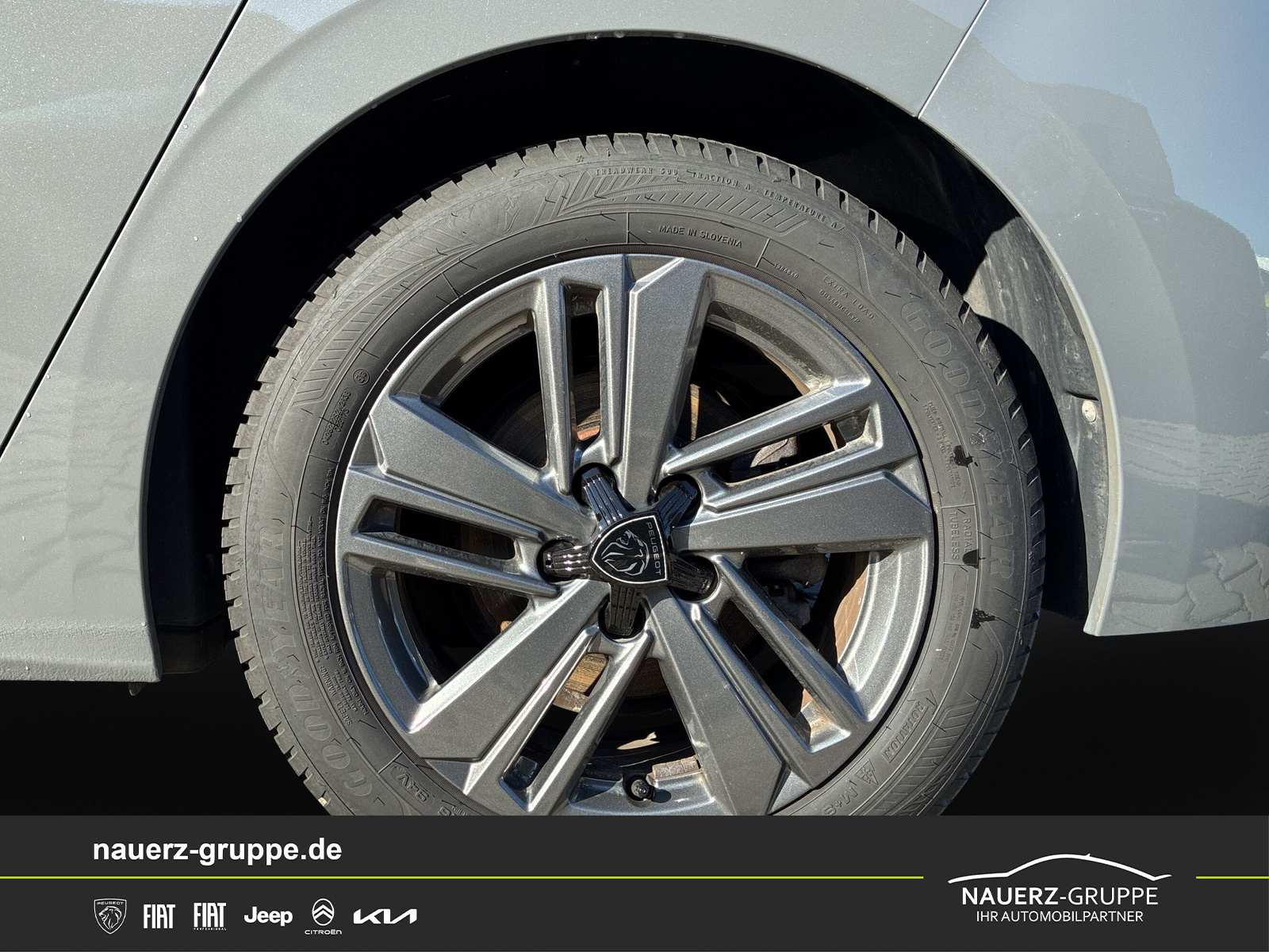 Fahrzeugabbildung Peugeot 308 Allure Pack PureTech 130 EAT8 - mit KI generiert/bearbeitet