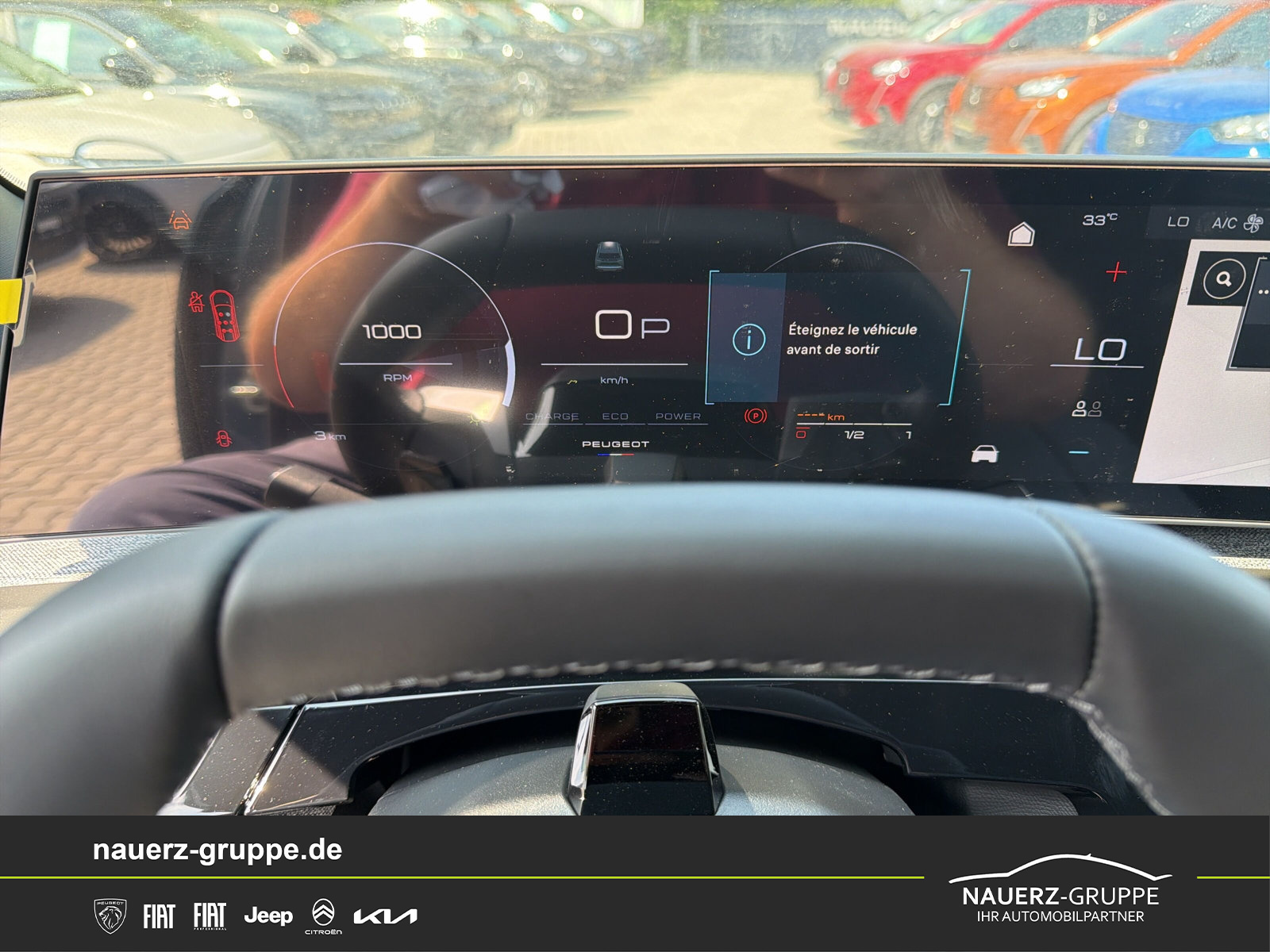 Fahrzeugabbildung Peugeot 5008 Hybrid 145 Allure - mit KI generiert/bearbeitet