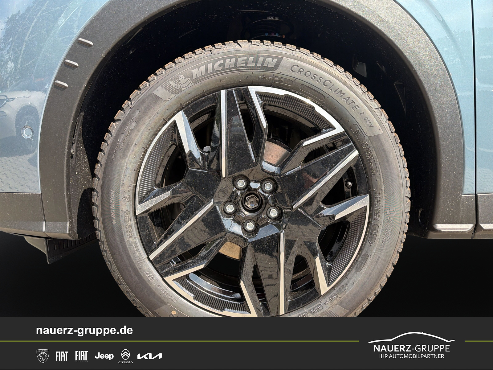 Fahrzeugabbildung Peugeot 5008 Hybrid 145 Allure - mit KI generiert/bearbeitet