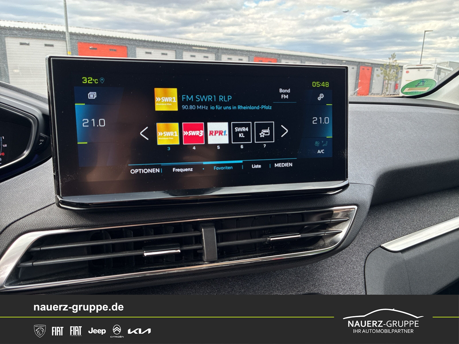 Fahrzeugabbildung Peugeot 3008 Hybrid 225 Allure Pack