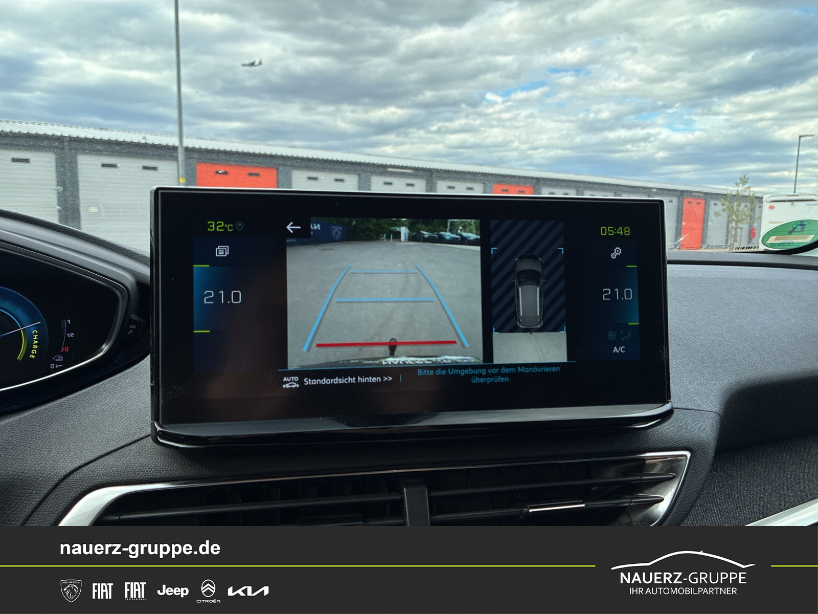 Fahrzeugabbildung Peugeot 3008 Hybrid 225 Allure Pack