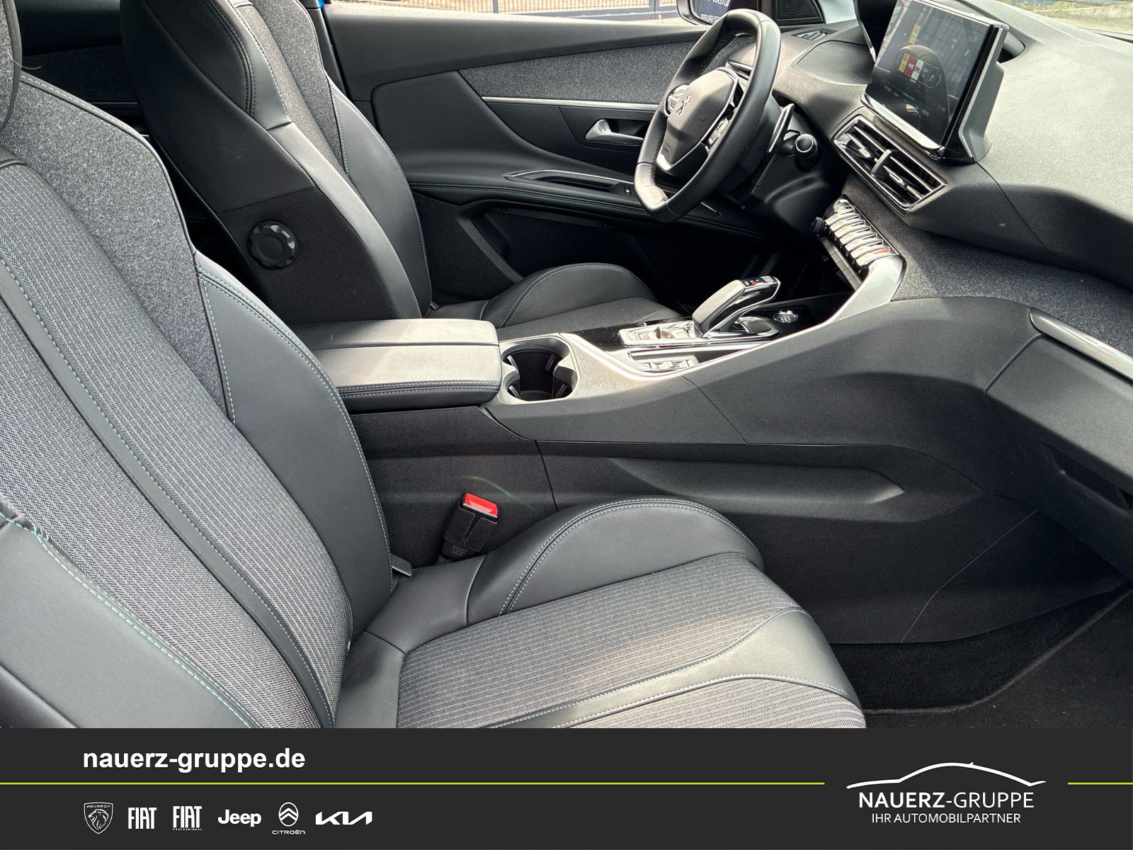 Fahrzeugabbildung Peugeot 3008 Hybrid 225 Allure Pack
