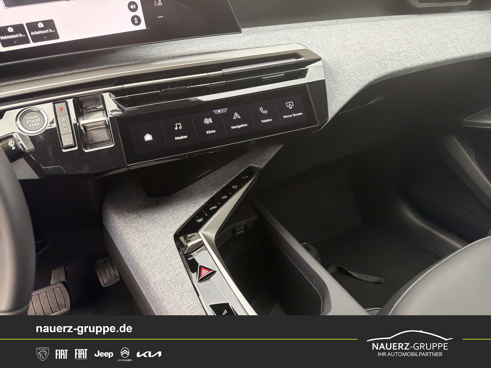 Fahrzeugabbildung Peugeot 3008 Hybrid 145 Allure Sonderaktion - mit KI generiert/bearbeitet