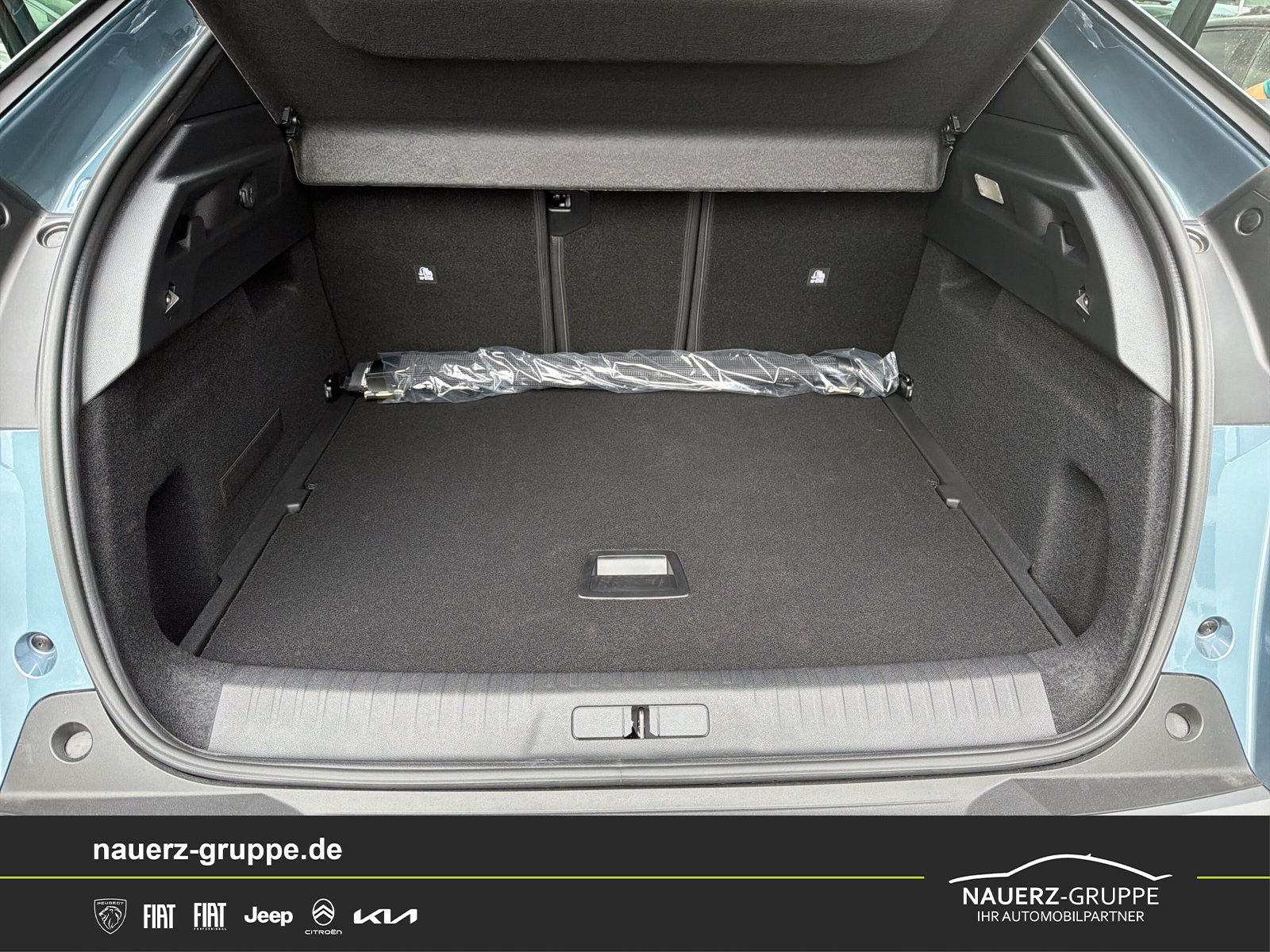 Fahrzeugabbildung Peugeot 3008 Hybrid 145 Allure Sonderaktion - mit KI generiert/bearbeitet