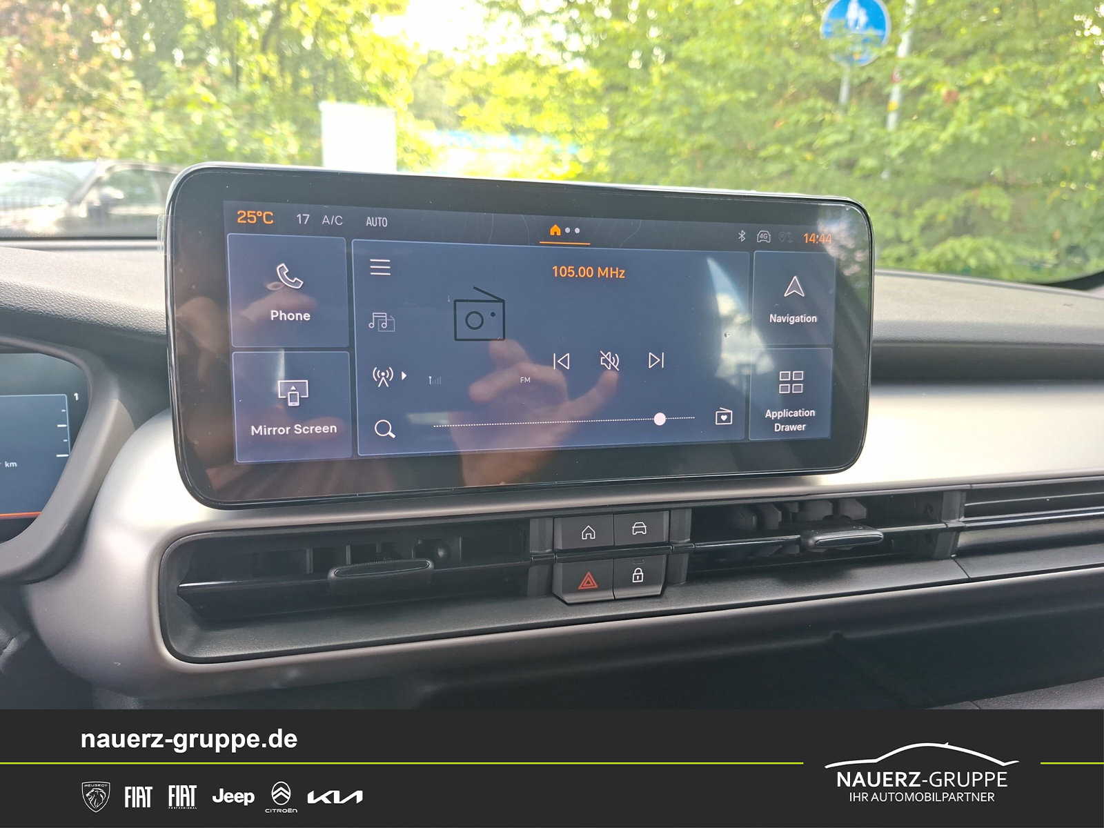 Fahrzeugabbildung Jeep Avenger Mild-Hybrid Altitude Sonderaktion - mit KI generiert/bearbeitet