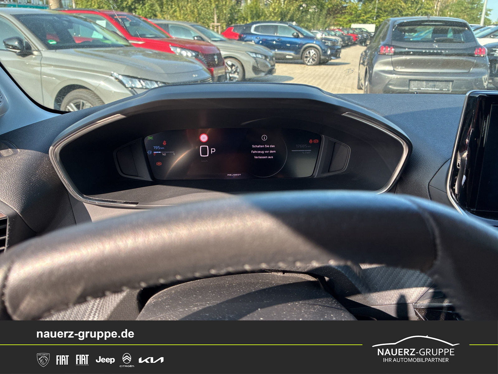 Fahrzeugabbildung Peugeot 208 Hybrid 100 Allure - mit KI generiert/bearbeitet