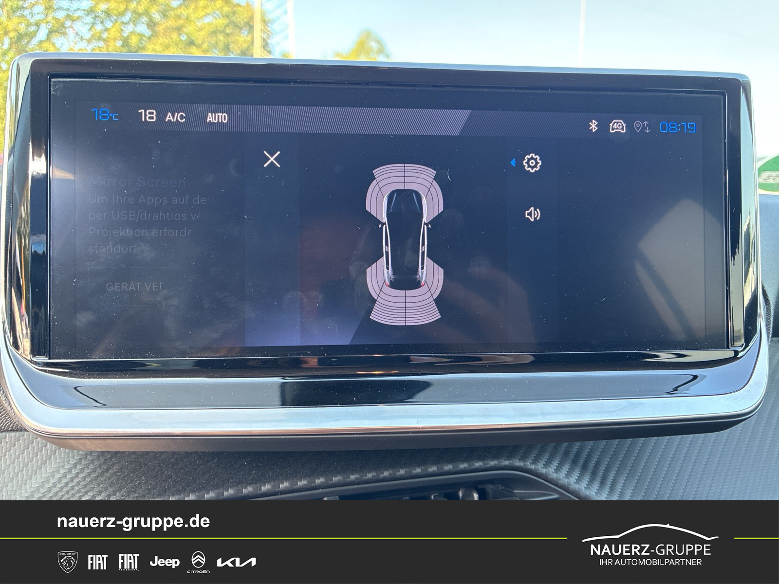 Fahrzeugabbildung Peugeot 208 Hybrid 100 Allure - mit KI generiert/bearbeitet