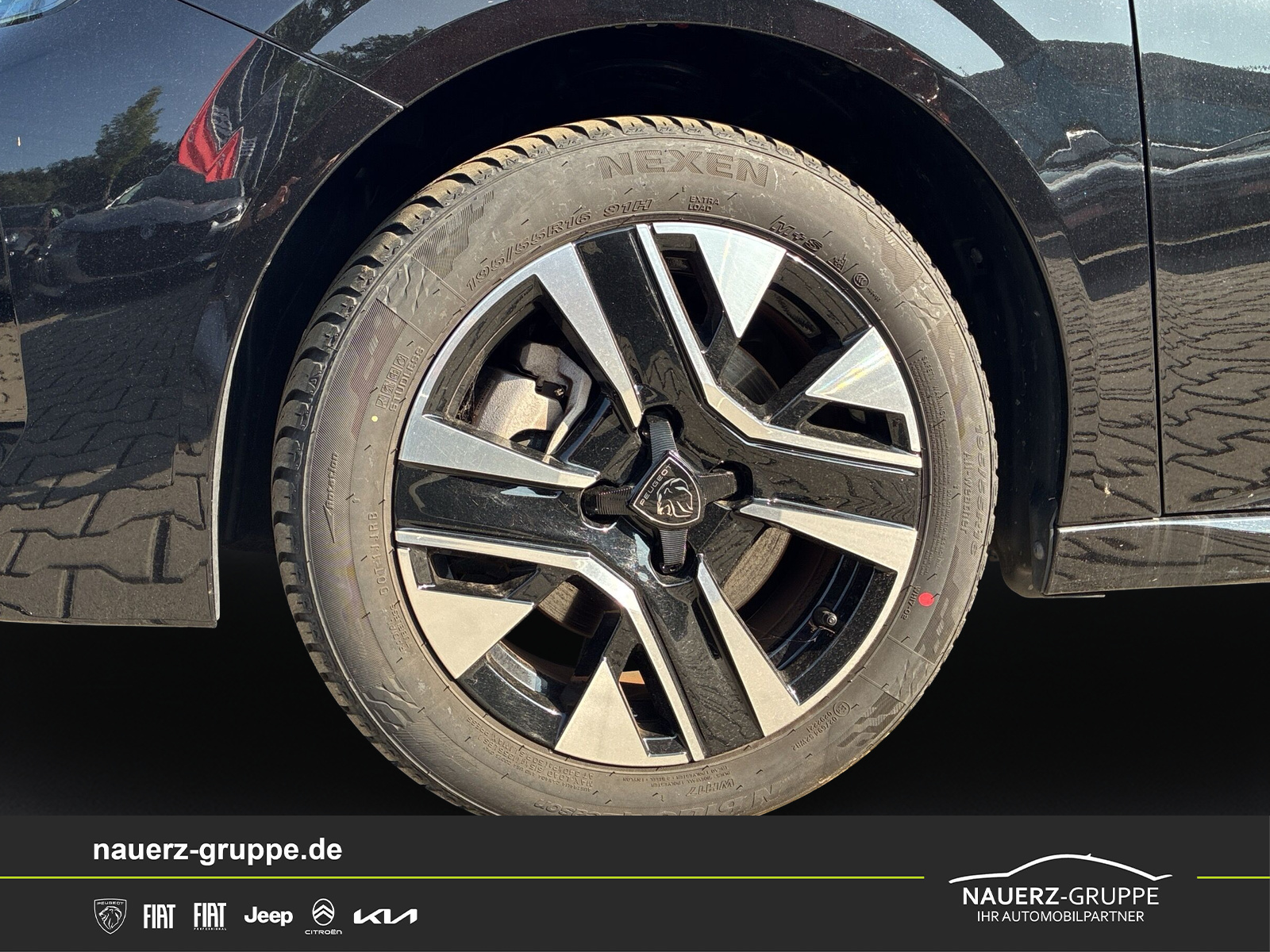 Fahrzeugabbildung Peugeot 208 Hybrid 100 Allure - mit KI generiert/bearbeitet