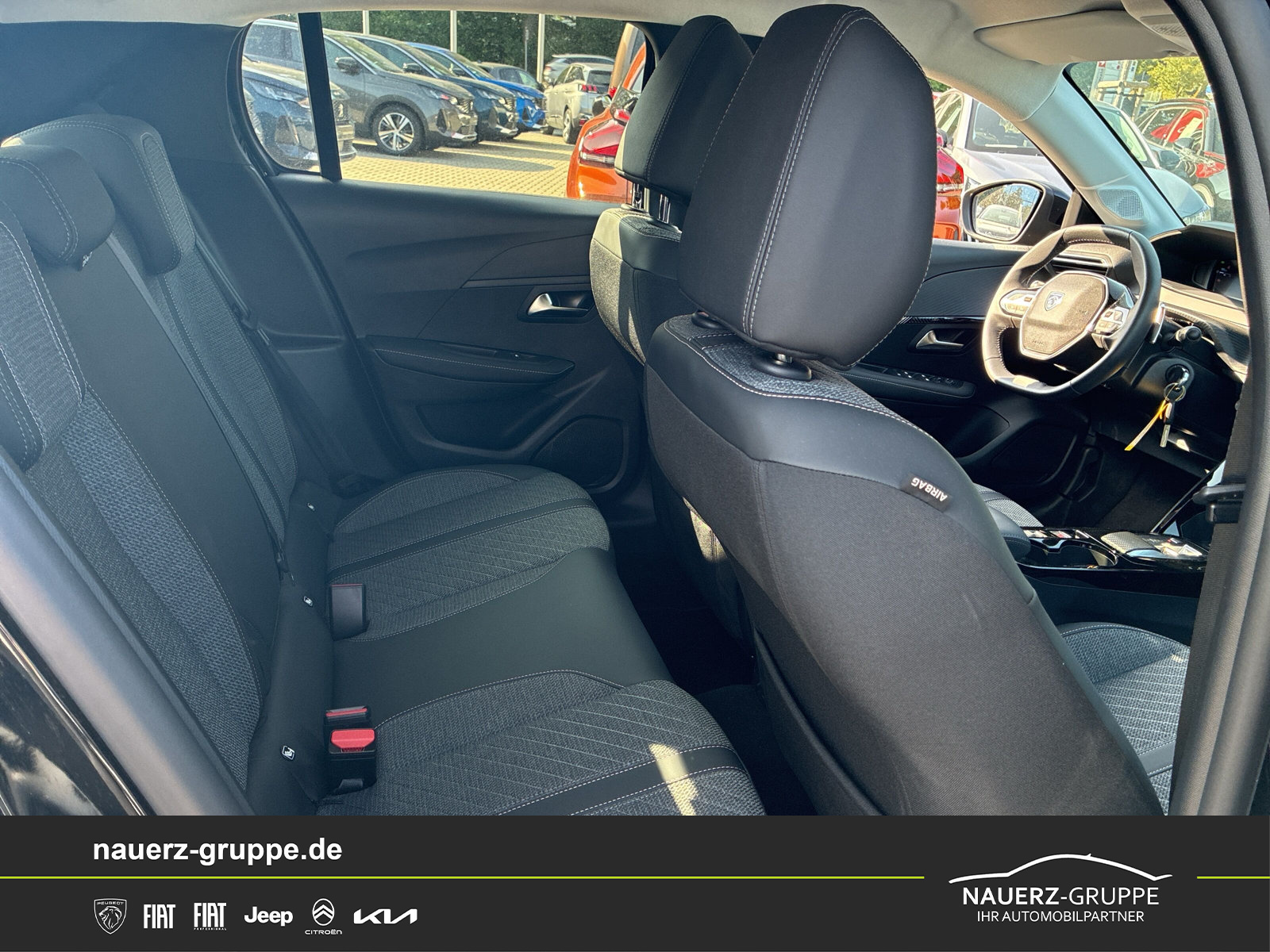Fahrzeugabbildung Peugeot 208 Hybrid 100 Allure - mit KI generiert/bearbeitet
