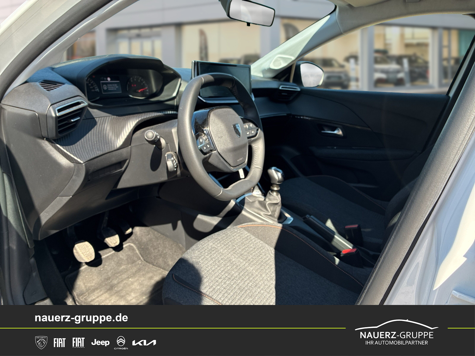Fahrzeugabbildung Peugeot 208 Style PureTech 100