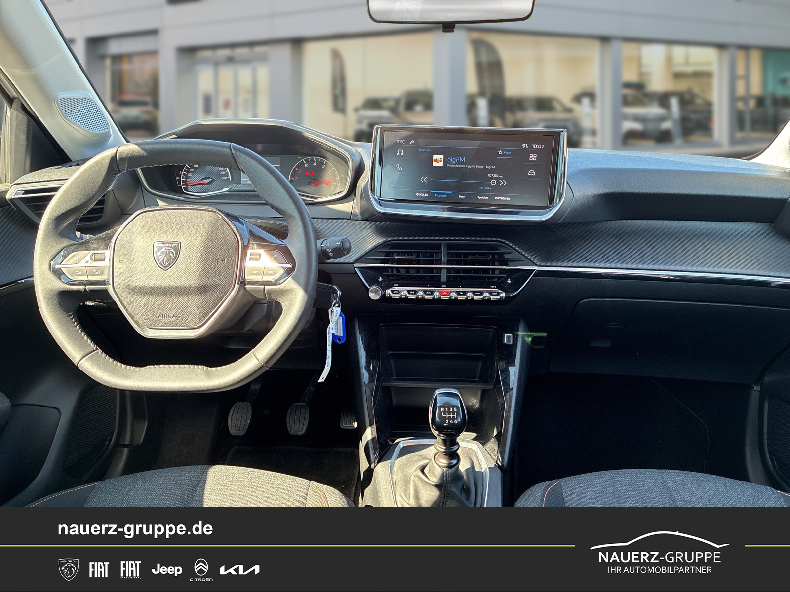 Fahrzeugabbildung Peugeot 208 Style PureTech 100