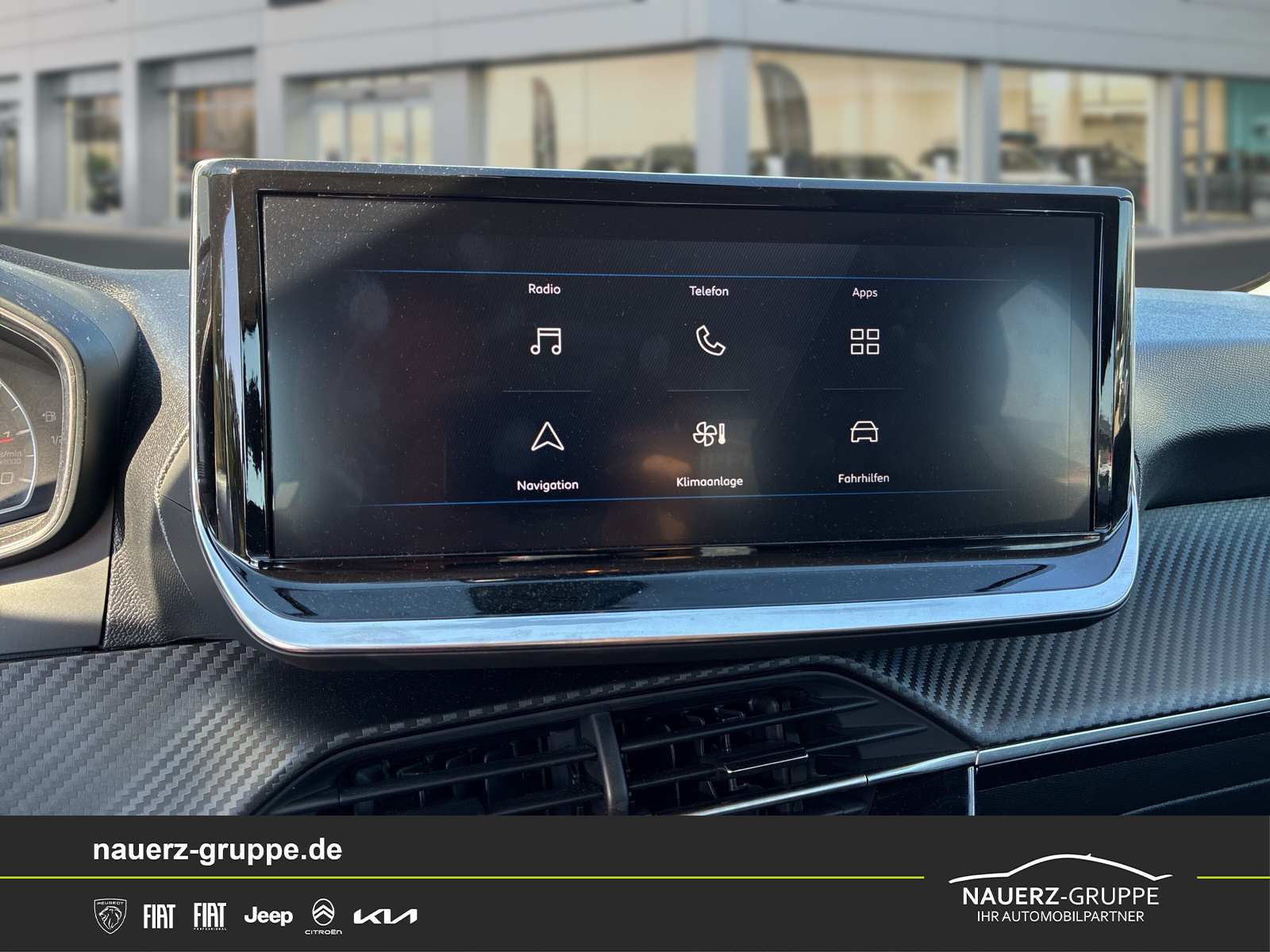 Fahrzeugabbildung Peugeot 208 Style PureTech 100