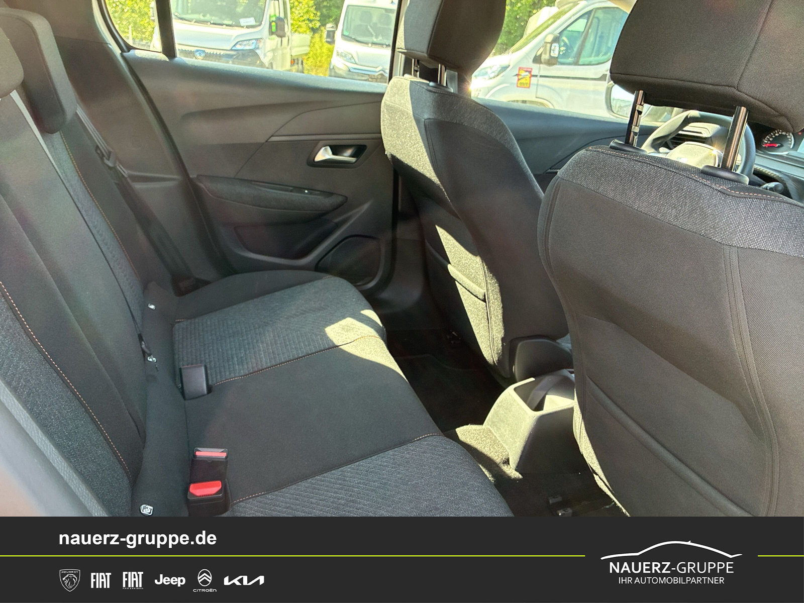 Fahrzeugabbildung Peugeot 208 Style PureTech 100