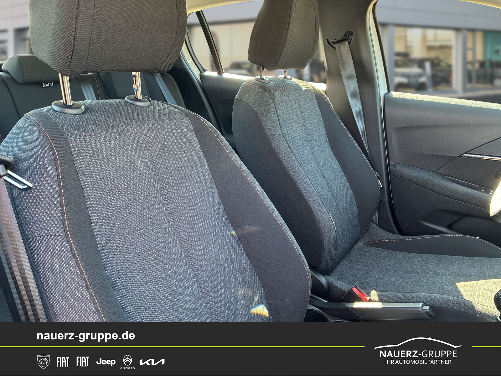 Fahrzeugabbildung Peugeot 208 Style PureTech 100