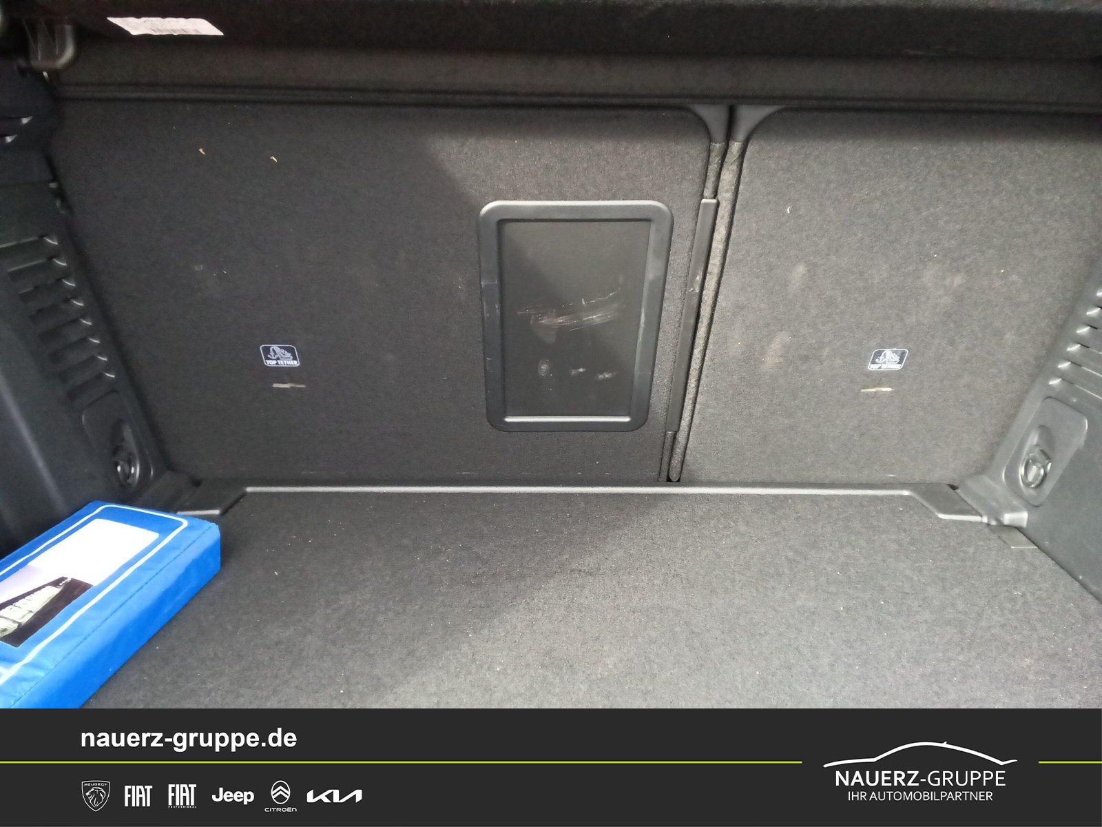 Fahrzeugabbildung Peugeot 3008 Hybrid 136 Allure Pack