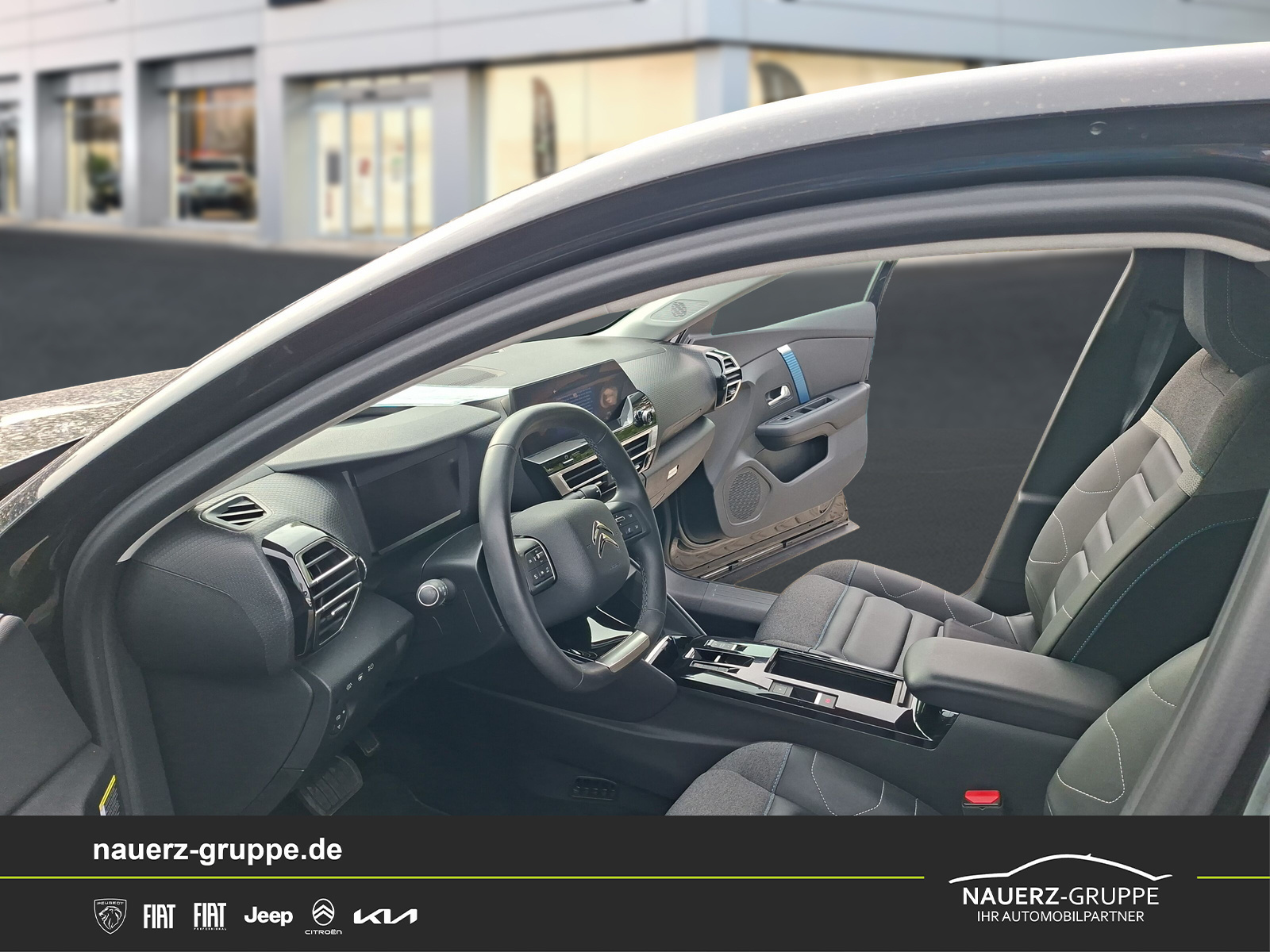 Fahrzeugabbildung Citroen C4 Lim. ë- Shine 136 - mit KI generiert/bearbeitet