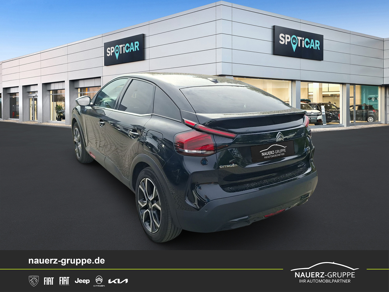Fahrzeugabbildung Citroen C4 Lim. ë- Shine 136 - mit KI generiert/bearbeitet