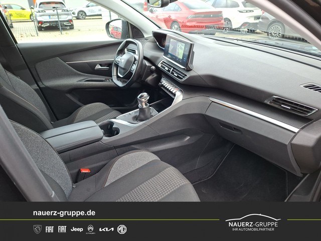 Fahrzeugabbildung Peugeot 3008 Active Pack 130
