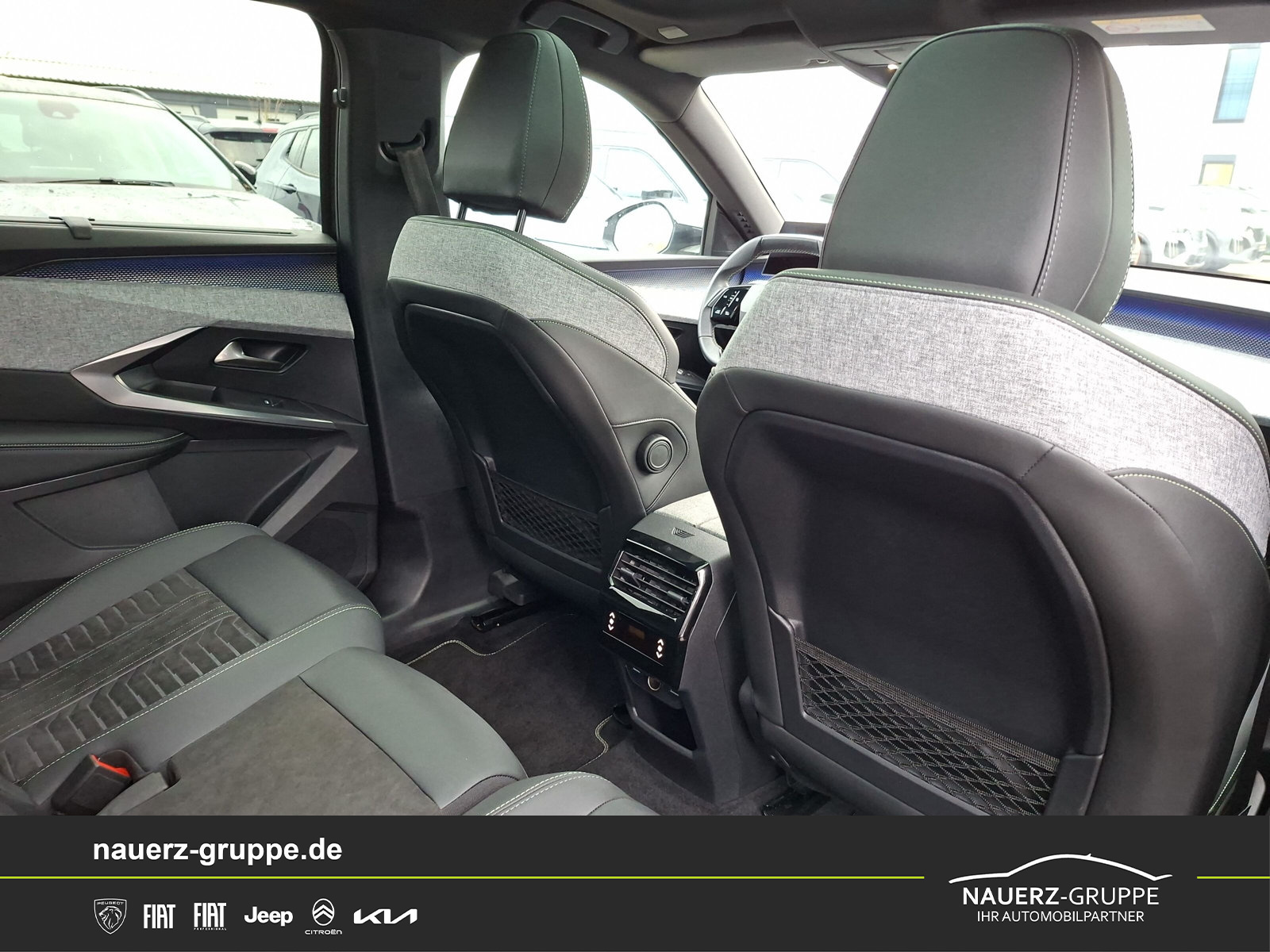 Fahrzeugabbildung Peugeot 5008 Hybrid GT 145