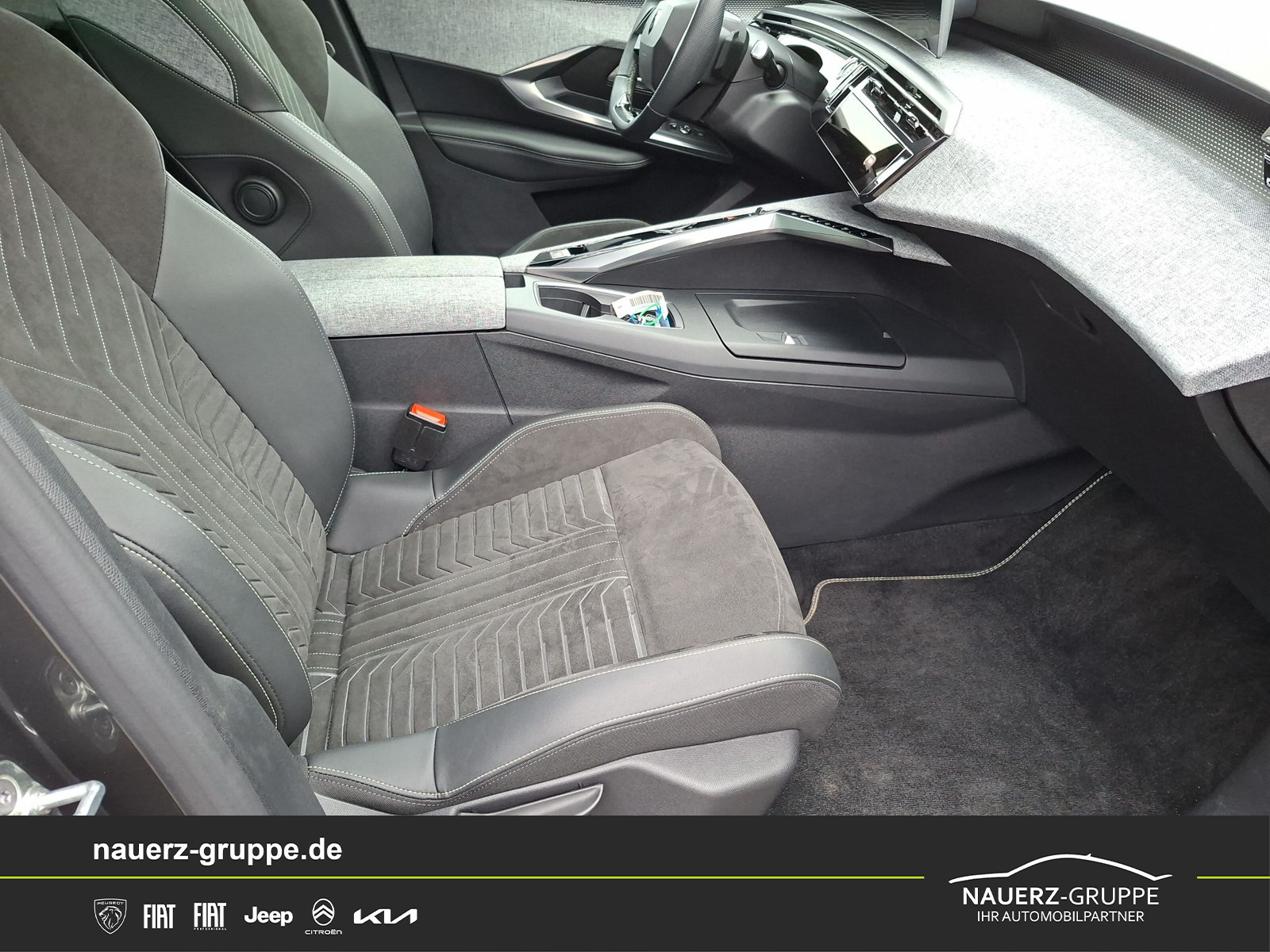 Fahrzeugabbildung Peugeot 5008 Hybrid GT 145