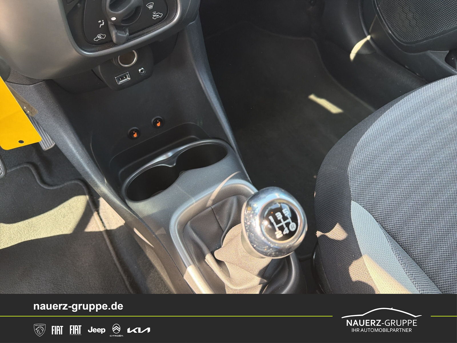 Fahrzeugabbildung Toyota AYGO x-sky - mit KI generiert/bearbeitet