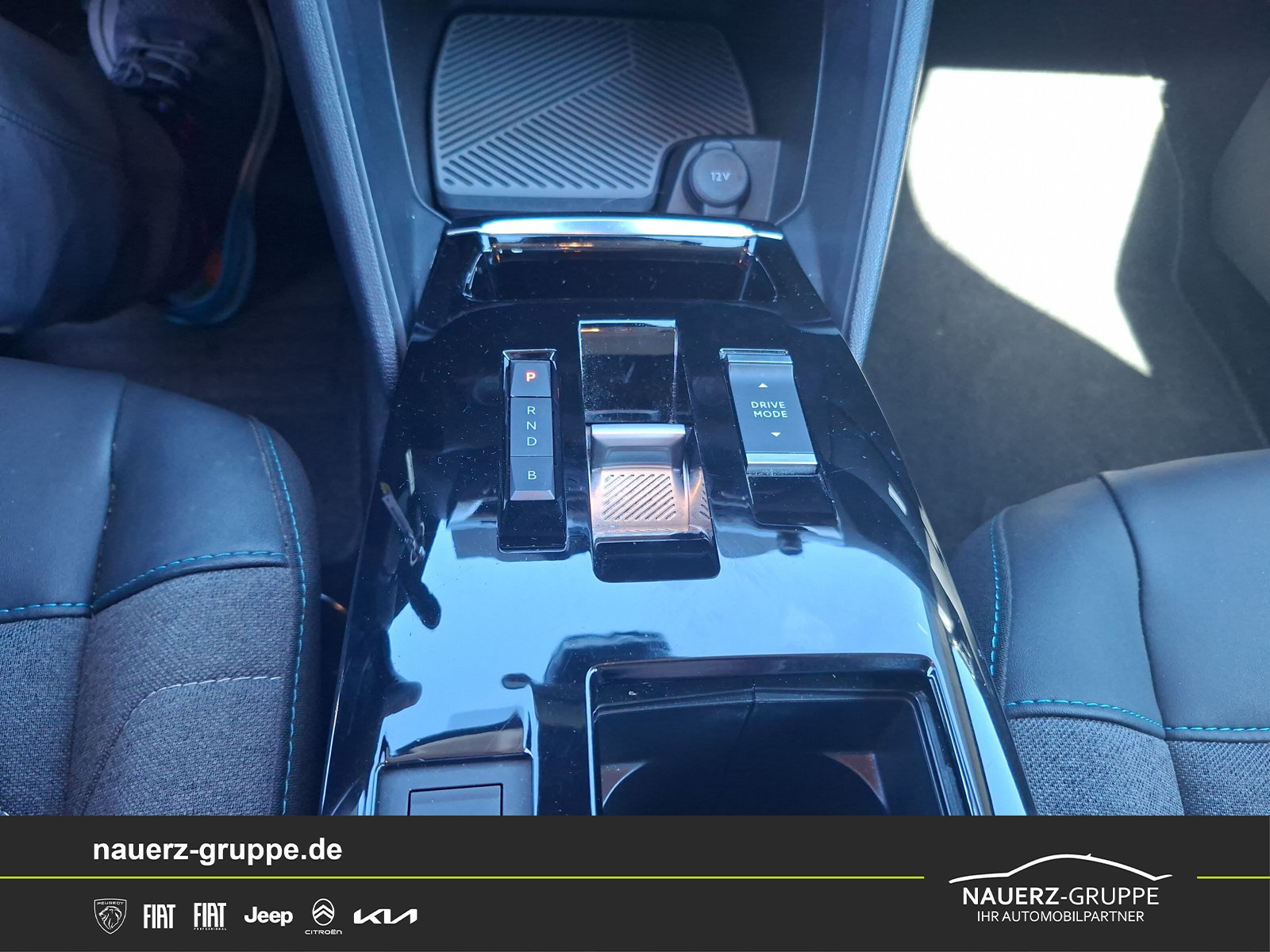 Fahrzeugabbildung Citroen C4 Lim. ë- Feel Pack 136