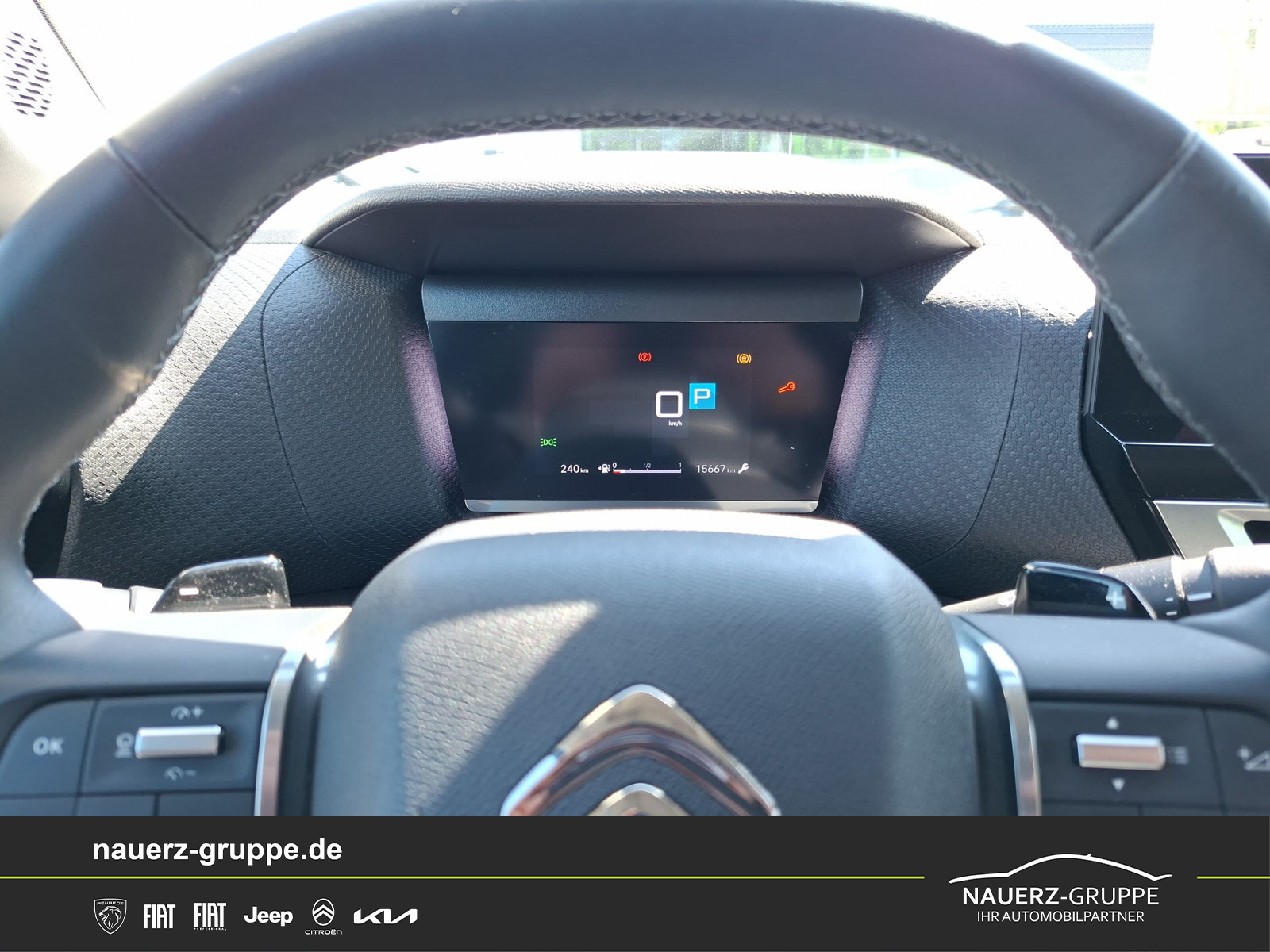 Fahrzeugabbildung Citroen C4 Lim. Max PureTech 130 EAT8