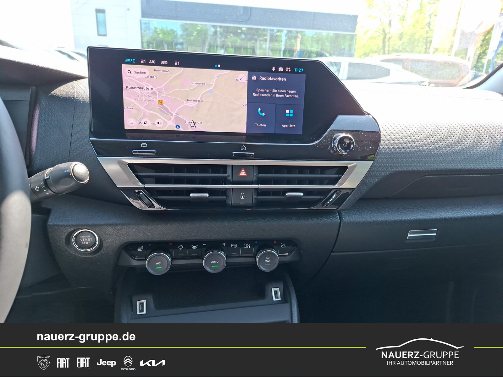 Fahrzeugabbildung Citroen C4 Lim. Max PureTech 130 EAT8