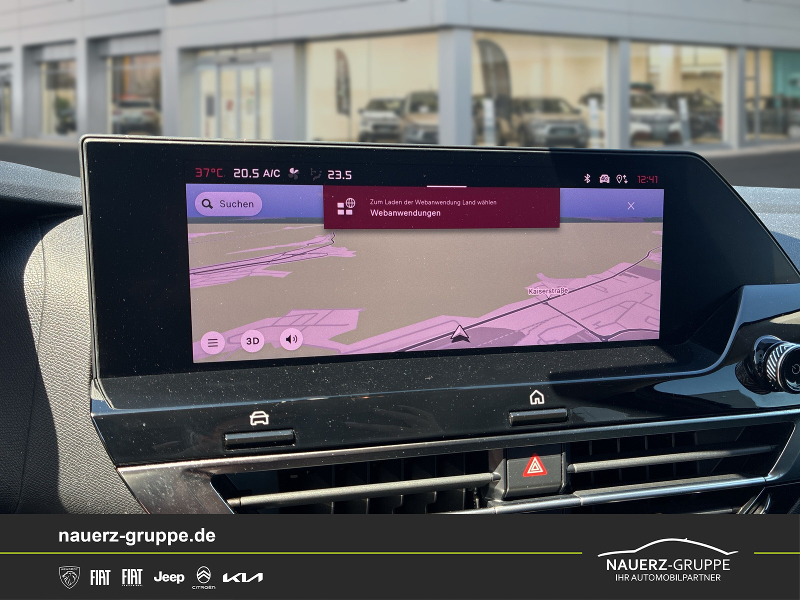 Fahrzeugabbildung Citroen C4 Lim. Plus PureTech 130 - mit KI generiert/bearbeitet