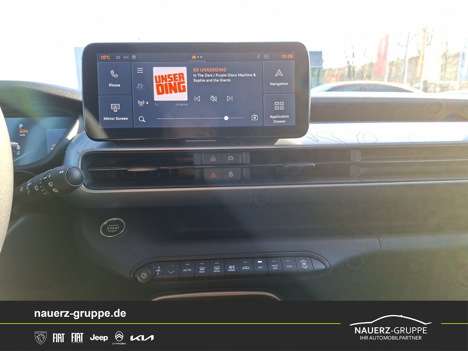 Fahrzeugabbildung Jeep Avenger 4xe The North Face Mild-Hybrid 4xe