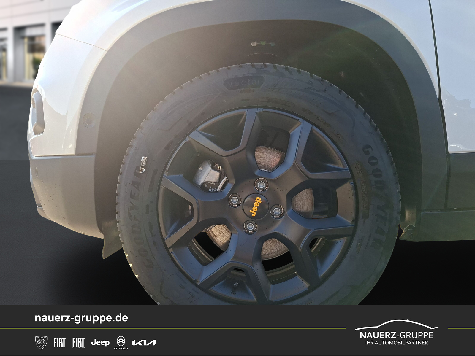 Fahrzeugabbildung Jeep Avenger 4xe The North Face Mild-Hybrid 4xe