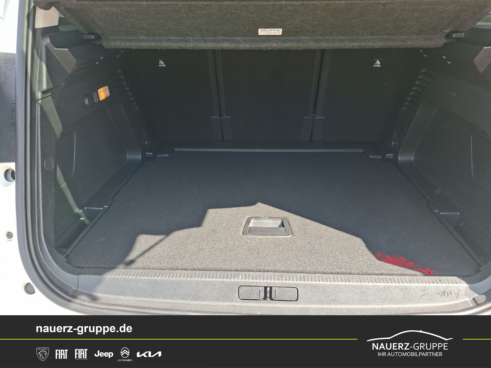 Fahrzeugabbildung Citroen C5 Aircross Shine Pack 130 EAT8 - mit KI generiert/bearbeitet