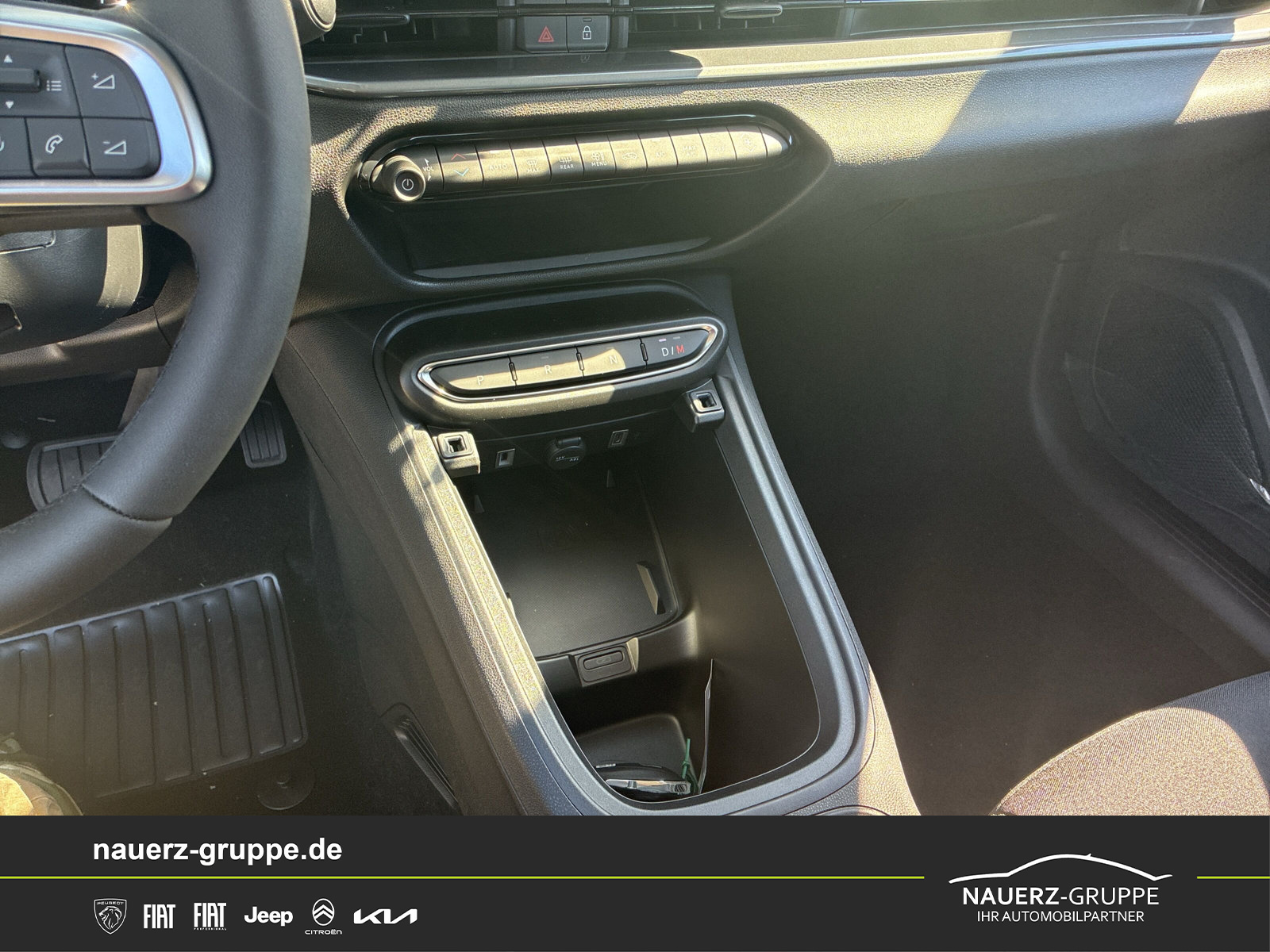 Fahrzeugabbildung Fiat 600 Mild Hybrid 1.2 Business Edition - mit KI generiert/bearbeitet