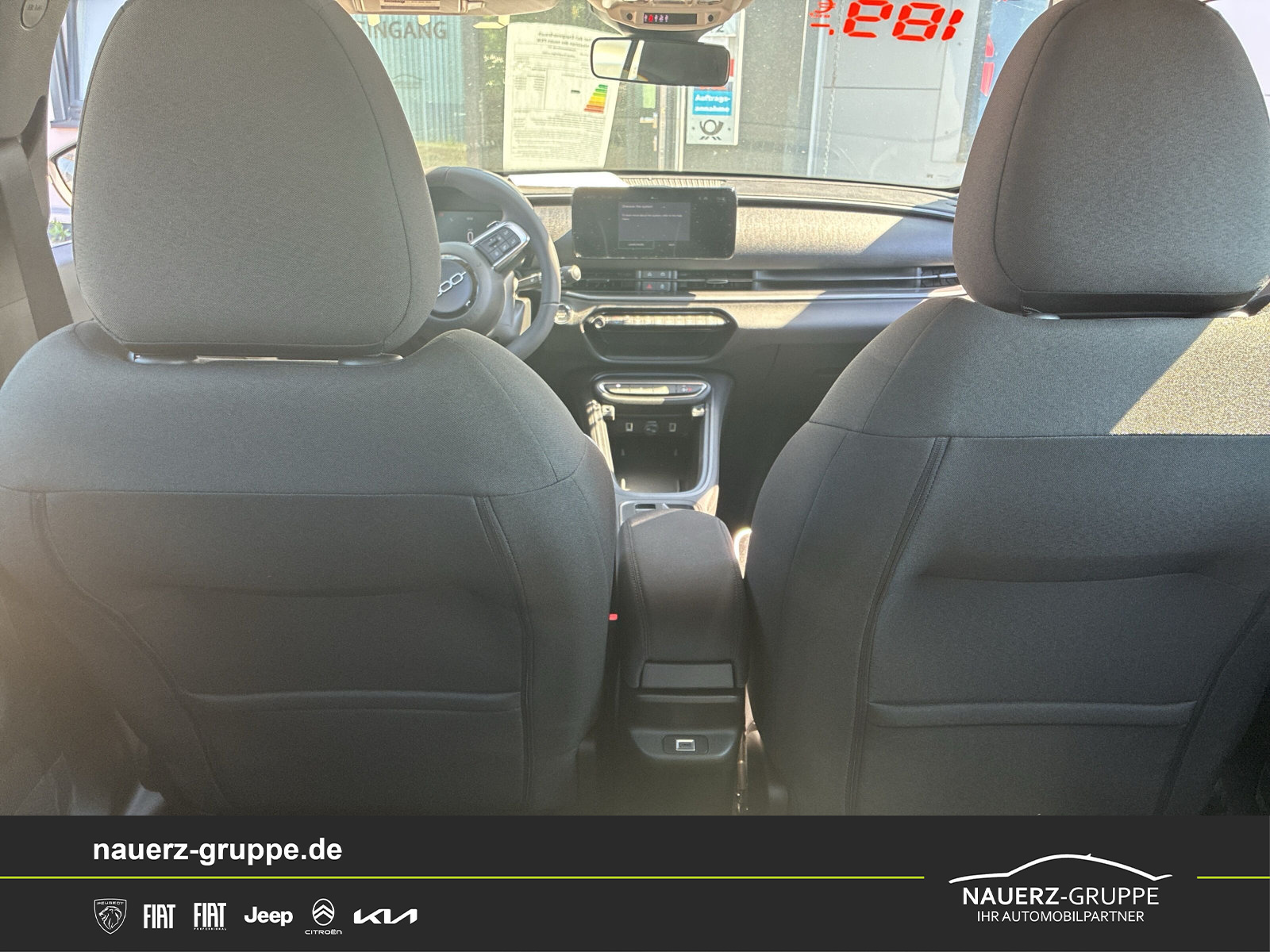 Fahrzeugabbildung Fiat 600 Mild Hybrid 1.2 Business Edition - mit KI generiert/bearbeitet