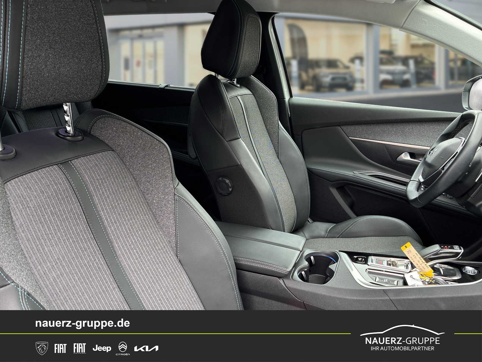 Fahrzeugabbildung Peugeot 5008 Allure Pack PureTech 130 EAT8 - mit KI generiert/bearbeitet