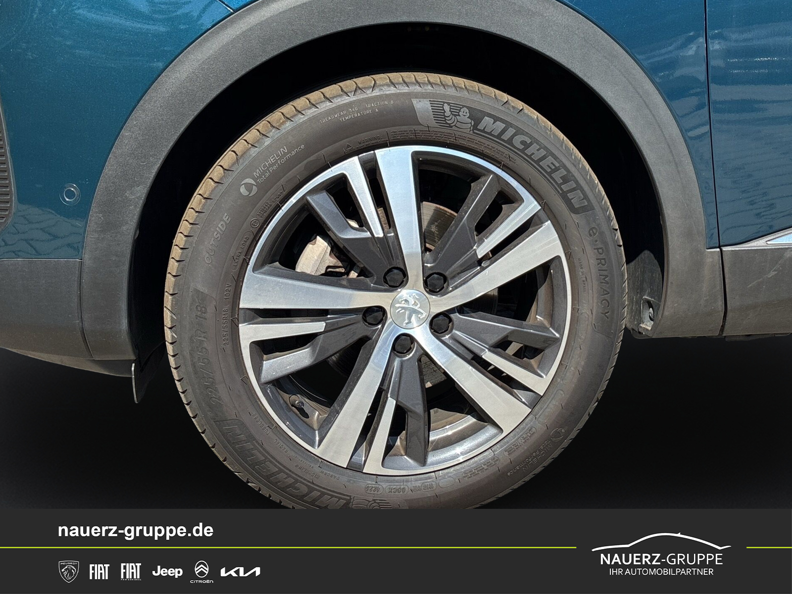 Fahrzeugabbildung Peugeot 3008 Allure Pack PureTech 130 EAT8 - mit KI generiert/bearbeitet