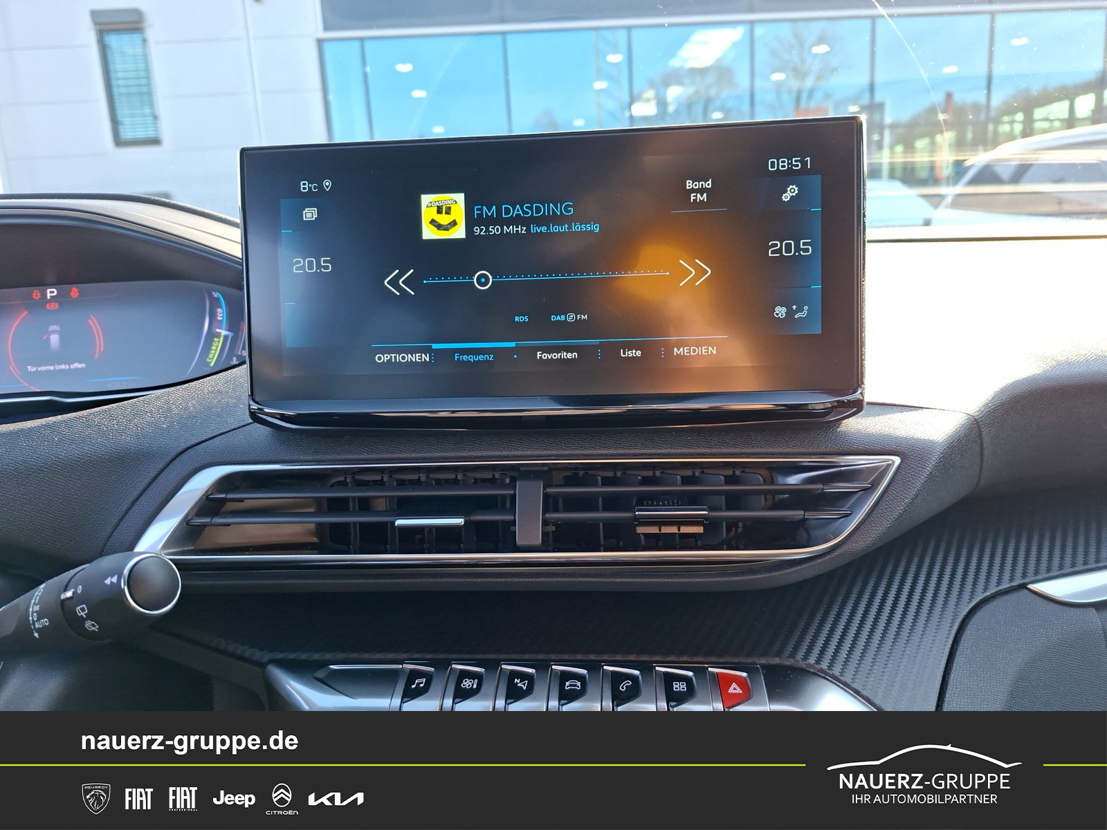 Fahrzeugabbildung Peugeot 3008 Hybrid 136 Allure Pack