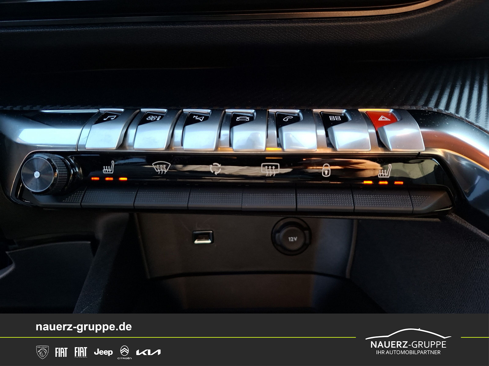 Fahrzeugabbildung Peugeot 3008 Hybrid 136 Allure Pack