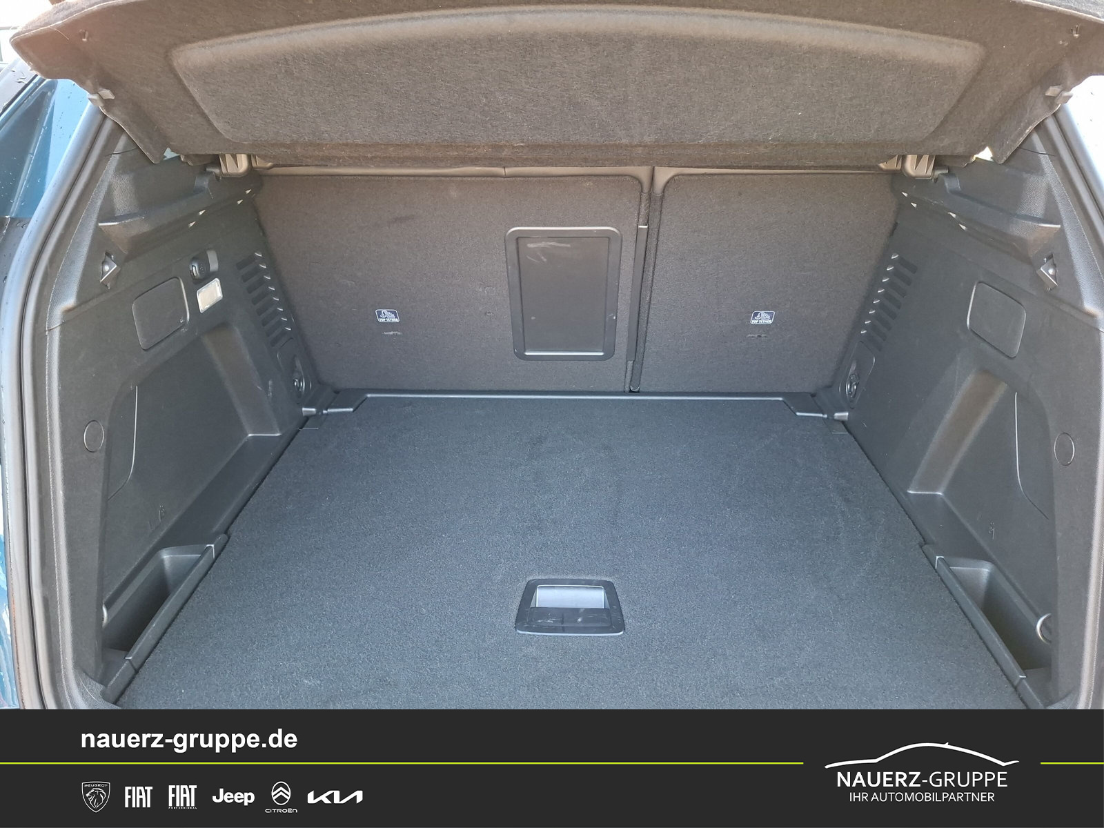 Fahrzeugabbildung Peugeot 3008 Hybrid 136 Allure Pack