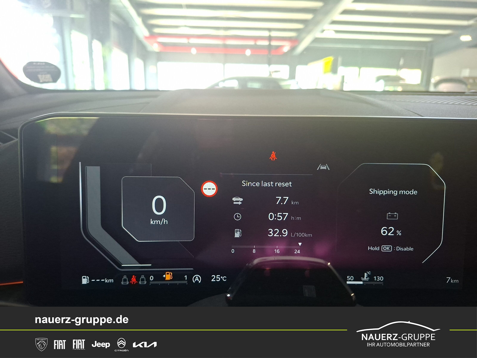 Fahrzeugabbildung Kia Sportage 1.6 T-GDI AWD DCT Black Edition - mit KI generiert/bearbeitet