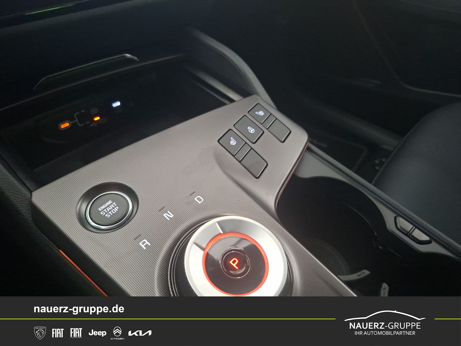 Fahrzeugabbildung Kia Sportage 1.6 T-GDI AWD DCT Black Edition - mit KI generiert/bearbeitet